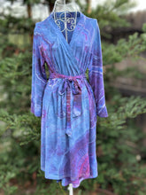 Load image into Gallery viewer, 6 Custom Geode Bride & Bridesmaid Short Robes for Maggie