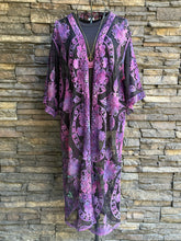 Load image into Gallery viewer, Women’s Small-Medium Reversed Lace Duster Kimono in ‘MindBender’