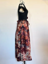 Load image into Gallery viewer, Custom Geode Tie Skirt in ‘Scarlet Begonias’ for Gerry