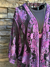 Load image into Gallery viewer, Women’s Small-Medium Reversed Lace Duster Kimono in ‘MindBender’