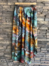 Load image into Gallery viewer, Women’s Large (fit like a medium) Geode Rayon Split Leg Pull-on Pants in ‘Rooster’