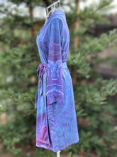 Load image into Gallery viewer, 6 Custom Geode Bride & Bridesmaid Short Robes for Maggie