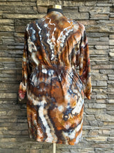 Load image into Gallery viewer, Women’s Large 100% Rayon Geode Open Front Dolman Drape Jacket with 3/4 Sleeves in ‘Turkey Tail Mushroom’
