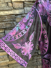 Load image into Gallery viewer, Women’s Small-Medium Reversed Lace Duster Kimono in ‘MindBender’