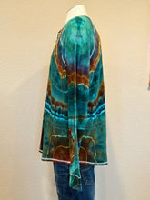 Load image into Gallery viewer, Men’s XL Geode Long Sleeved Henley in ‘Emerald Forest’