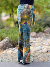 Load image into Gallery viewer, Women’s 2X Geode High-Rise Wide-Leg Tiered Pull-On Flared Pants with Tie in ‘Labroadorite’
