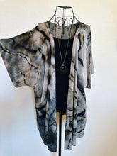 Load image into Gallery viewer, Women’s Medium Geode Kimono in ‘Turkey Tail Mushroom’
