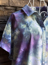 Load image into Gallery viewer, Women’s Large Short Sleeved Button Up Blouse Shirt Top in ‘Avalon’
