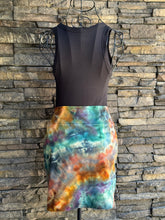 Load image into Gallery viewer, Women’s Large Geode Bodycon Mini Skirt in ‘Rooster’
