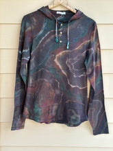 Load image into Gallery viewer, Men’s Small Reverse Geode Hooded Henley in ‘Starling’
