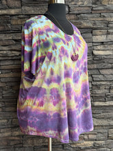 Load image into Gallery viewer, Women’s 4X U-Shaped T-Shirt in ‘D’yer Ma’ker’ Twist
