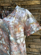 Load image into Gallery viewer, Women’s Medium Geode V-Neck T-Shirt in ‘Better Black’
