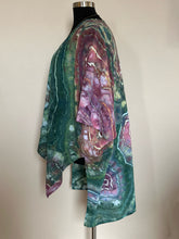 Load image into Gallery viewer, Women’s One Size (M-3X) Geode Cotton Kimono Duster in ‘Emerald Berry’
