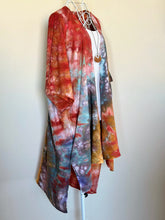 Load image into Gallery viewer, Women’s S/M 100% Rayon Karma Kimono with Pockets in ‘Campfire’
