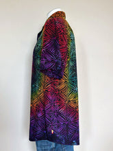 Load image into Gallery viewer, Men’s Large 100% Rayon Button Up Shirt in ‘Kaleidoscope’ Spiral
