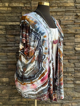 Load image into Gallery viewer, Women’s XL Geode Kimono in ‘Pinot Sage’
