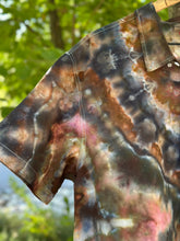 Load image into Gallery viewer, Men’s Levi’s XXL (but fits like an XL) Geode Button Up Short Sleeve Shirt in ‘Turkey Tail Mushroom’
