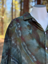 Load image into Gallery viewer, Men’s 3XL Geode 100% Rayon Button Up Short Sleeved Shirt in ‘Moss Agate’
