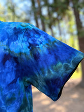 Load image into Gallery viewer, Men’s Large Tall (may even fit an XL!) Geode T-Shirt in ‘Deep Sea Dream’

