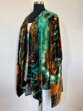 Load image into Gallery viewer, Custom Geode Bamboo Velour Kimono Duster in ‘Boulder Turquoise’ for Raina
