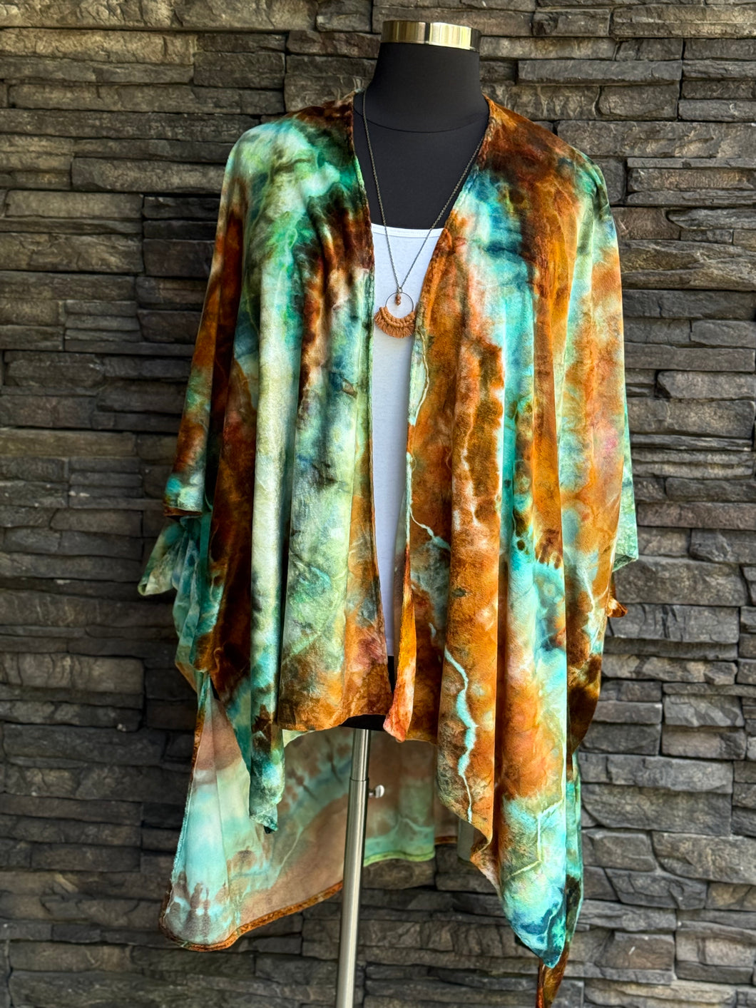 Women’s One Size (fits large-3X best) Hand-sewn Geode Bamboo Velour Duster Kimono in ‘Boulder Turquoise’
