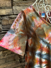 Load image into Gallery viewer, Women’s Medium Luxe V-Neck T-Shirt in ‘Pinot Sage’ Spiral
