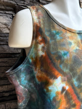 Load image into Gallery viewer, Men’s 2XL Geode Tank Top in ‘Rooster’
