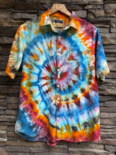 Load image into Gallery viewer, Men’s Medium Linen Blend Short Sleeve Button Up Shirt in ‘Desert Springs’ Spiral
