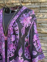 Load image into Gallery viewer, Women’s Small-Medium Reversed Lace Duster Kimono in ‘MindBender’
