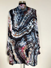 Load image into Gallery viewer, Women&#39;s 2X Geode Bell Sleeve Kimono with Pockets in &#39;Pinot Sage&#39;
