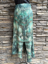 Load image into Gallery viewer, Women’s Large Pact Organic Cotton Geode Ribbed Midi Skirt in ‘Moss Agate’
