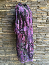 Load image into Gallery viewer, Women’s Small-Medium Reversed Lace Duster Kimono in ‘MindBender’
