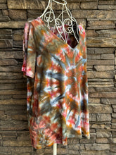 Load image into Gallery viewer, Women’s Medium Luxe V-Neck T-Shirt in ‘Pinot Sage’ Spiral

