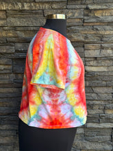Load image into Gallery viewer, Women’s XL Cropped Spiral T-Shirt in ‘Tropical Daydream’
