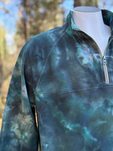 Load image into Gallery viewer, Men’s Large Pact Organic Cotton Geode 1/4 Zip Pullover Sweatshirt with Pockets in ‘Moss Agate’
