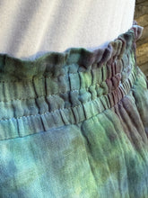 Load image into Gallery viewer, Women’s XL Geode Crinkle Gauze Ruffle Waist Mini Skort in ‘Enchanted Forest’
