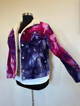 Load image into Gallery viewer, Women’s XXL Corduroy Sherpa Lined Jacket in ‘Amethyst’
