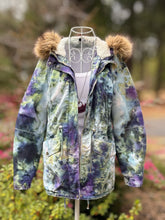 Load image into Gallery viewer, Women’s XS Size 2 Sherpa Lined Parka Jacket with Faux Fur Hood in ‘Avalon’
