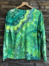 Load image into Gallery viewer, Women’s Large Geode Long-Sleeve V-Neck T-Shirt in ‘Parrot Wing Chrysocolla’
