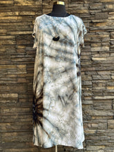 Load image into Gallery viewer, Women’s 2X 100% Rayon Caftan-like ‘Easy Breezy’ Dress in ‘Dark Side of the Moon’

