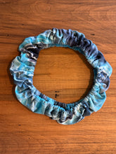 Load image into Gallery viewer, Custom Geode Steering Wheel Cover for Necie
