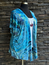 Load image into Gallery viewer, Women’s XXL Geode Kimono in ‘Tahitian Seas’
