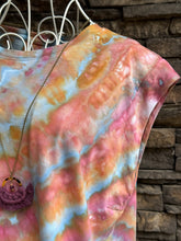 Load image into Gallery viewer, Women’s Large Sleeveless Shirt in ‘Bird Song’
