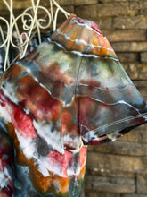 Load image into Gallery viewer, Women’s XS Luxe Geode V-Neck T-Shirt in ‘Pinot Sage’
