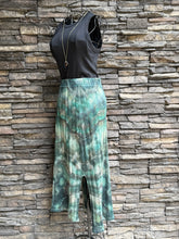 Load image into Gallery viewer, Women’s Large Pact Organic Cotton Geode Ribbed Midi Skirt in ‘Moss Agate’
