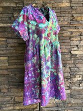 Load image into Gallery viewer, Women’s Medium (could fit a large too) Linen/Rayon Geode V-Neck Babydoll Dress with Pockets in ‘Northern Lights’
