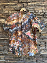 Load image into Gallery viewer, Men’s Levi’s XXL (but fits like an XL) Geode Button Up Short Sleeve Shirt in ‘Turkey Tail Mushroom’
