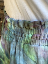 Load image into Gallery viewer, Women’s XL Geode Crinkle Gauze Ruffle Waist Mini Skort in ‘Enchanted Forest’
