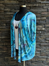 Load image into Gallery viewer, Women’s XXL Geode Kimono in ‘Tahitian Seas’
