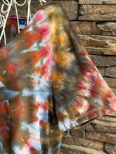Load image into Gallery viewer, Women’s Medium Luxe V-Neck T-Shirt in ‘Pinot Sage’ Spiral
